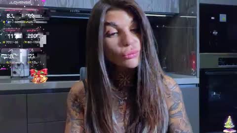 Snapshot of perfecttbaby77n chatting on 12-30-24, 07:21 Anna online show from 12-30-24, 07:21