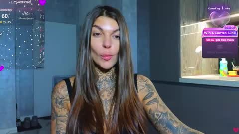 Snapshot of perfecttbaby77n chatting on 01-17-25, 02:07 Anna online show from 01-17-25, 02:07