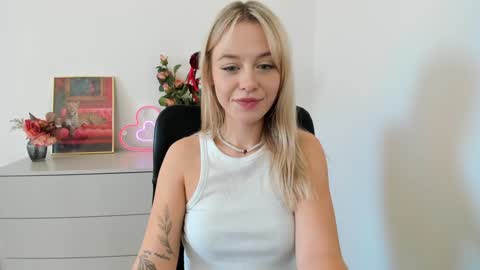 Snapshot of perfectxcindy chatting on 12-02-24, 09:13 Cindy online show from 12-02-24, 09:13