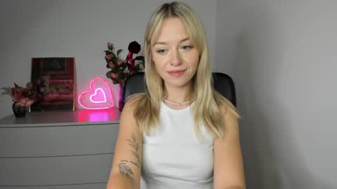 Snapshot of perfectxcindy chatting on 12-02-24, 12:18 Cindy online show from 12-02-24, 12:18