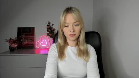 Snapshot of perfectxcindy chatting on 12-04-24, 06:22 Cindy online show from 12-04-24, 06:22