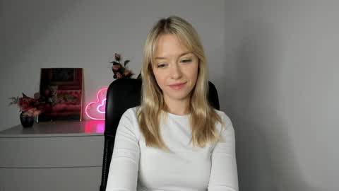 Snapshot of perfectxcindy chatting on 12-04-24, 09:29 Cindy online show from 12-04-24, 09:29