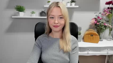 Snapshot of perfectxcindy chatting on 12-05-24, 06:21 Cindy online show from 12-05-24, 06:21