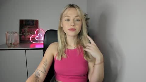 Snapshot of perfectxcindy chatting on 12-08-24, 06:33 Cindy online show from 12-08-24, 06:33