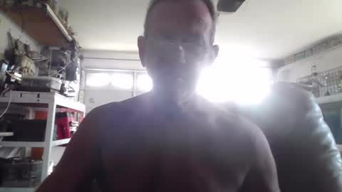 Snapshot of performance_tool chatting on 01-10-26, 10:14 performance_tool online show from 01-10-26, 10:14