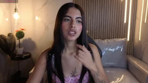 perla_lovely online show from 04-25-26, 01:03