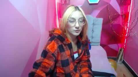 PERLA RED online show from 01-16-25, 12:20