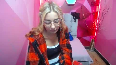 PERLA RED online show from 01-17-25, 11:59