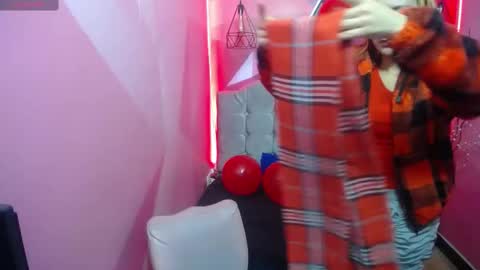 PERLA RED online show from 02-14-25, 11:53