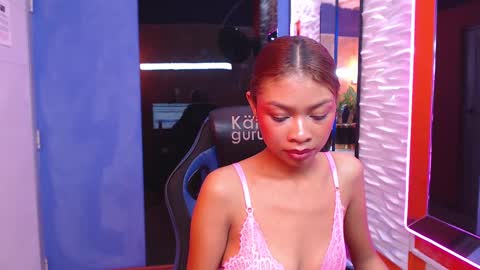 Perla online show from 02-28-25, 06:20