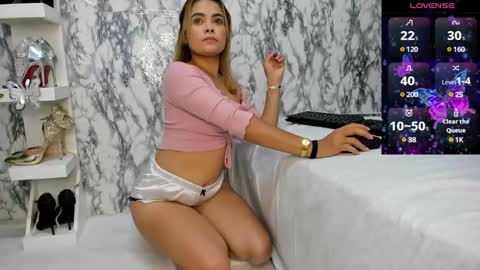 Snapshot of perla_thompson1 chatting on 02-16-25, 09:59 Perla Thompson online show from 02-16-25, 09:59