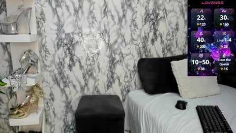 Snapshot of perla_thompson1 chatting on 02-26-25, 08:33 Perla Thompson online show from 02-26-25, 08:33