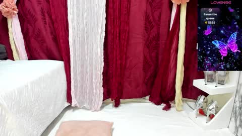 Perla Thompson online show from 10-24-25, 09:22