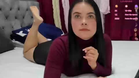 Snapshot of perla_thompson1 chatting on 01-06-26, 08:45 Perla Thompson online show from 01-06-26, 08:45