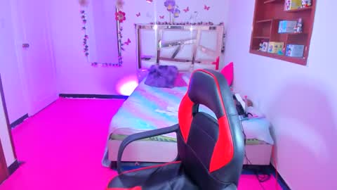 PERLA online show from 03-25-26, 12:27