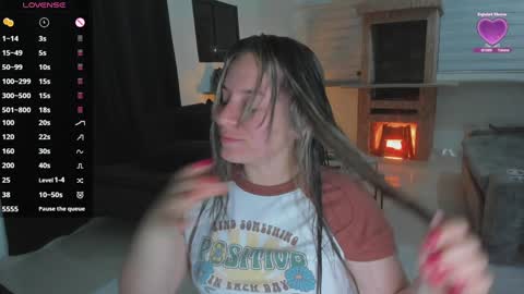 Snapshot of persefone_saira chatting on 01-22-25, 11:21 Marie online show from 01-22-25, 11:21