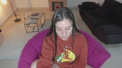 Snapshot of persefone_saira chatting on 01-31-25, 11:35 Marie online show from 01-31-25, 11:35