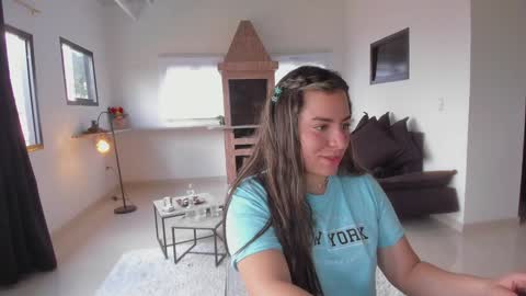 Snapshot of persefone_saira chatting on 02-07-25, 01:01 Marie online show from 02-07-25, 01:01