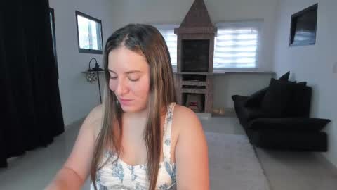 Snapshot of persefone_saira chatting on 03-06-25, 12:19 Marie online show from 03-06-25, 12:19