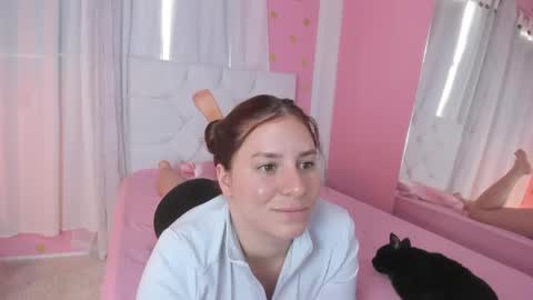 Snapshot of persefone_saira chatting on 09-12-25, 09:59 Marie online show from 09-12-25, 09:59