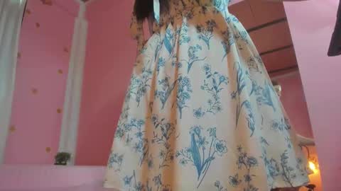 Snapshot of persefone_saira chatting on 10-13-25, 12:27 Marie online show from 10-13-25, 12:27