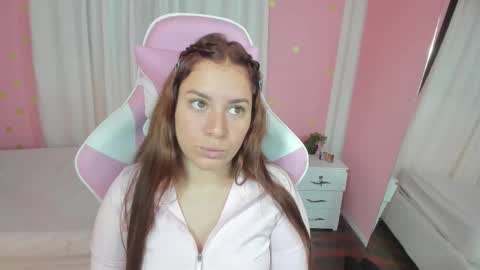 Snapshot of persefone_saira chatting on 11-09-25, 09:18 Marie online show from 11-09-25, 09:18