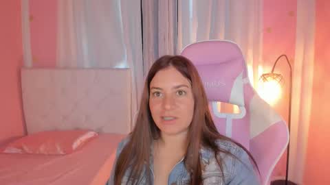 Snapshot of persefone_saira chatting on 11-19-25, 11:21 Marie online show from 11-19-25, 11:21