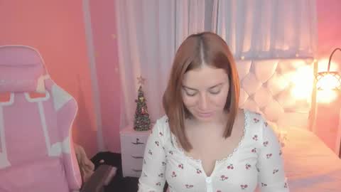 Snapshot of persefone_saira chatting on 12-05-25, 09:51 Marie online show from 12-05-25, 09:51