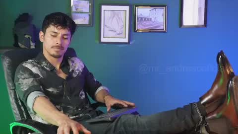 Snapshot of perseoo_88 chatting on 11-14-25, 01:54 andres online show from 11-14-25, 01:54