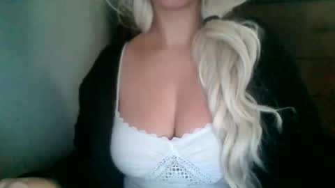 persephone12234 online show from 11-18-25, 09:19