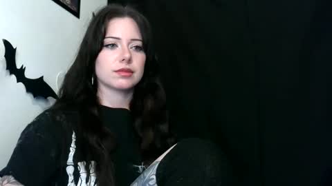 Snapshot of persephones_garden chatting on 01-14-26, 08:09 Persephone online show from 01-14-26, 08:09