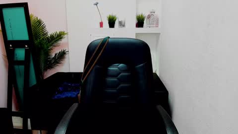 horror flying on the wings of the night.... online show from 01-26-25, 05:45