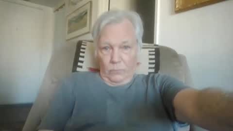 Snapshot of pervdude01 chatting on 01-17-25, 10:01 Nut4aNickel online show from 01-17-25, 10:01