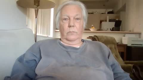 Snapshot of pervdude01 chatting on 11-02-25, 10:23 Nut4aNickel online show from 11-02-25, 10:23