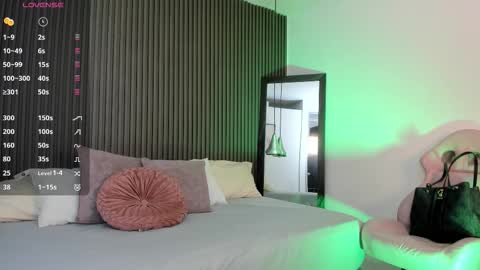 Lizza online show from 10-30-25, 11:33