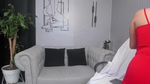 Mia online show from 02-10-26, 05:39