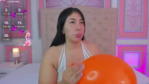 Snapshot of pervertedcurvy chatting on 05-14-26, 02:40 Lily online show from 05-14-26, 02:40