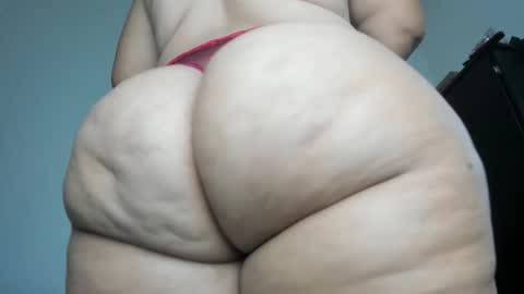 Snapshot of pervertt_mommy chatting on 12-14-25, 08:52 Alexandra online show from 12-14-25, 08:52