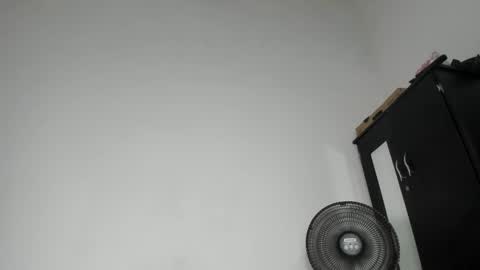 Snapshot of pervertt_mommy chatting on 12-15-25, 09:08 Alexandra online show from 12-15-25, 09:08