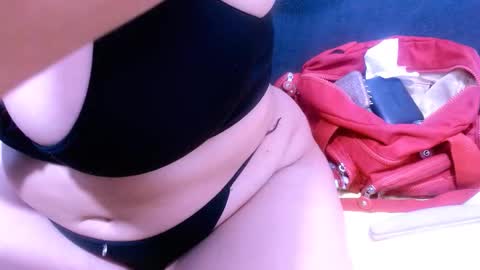  Nicole   online show from 10-31-25, 06:20