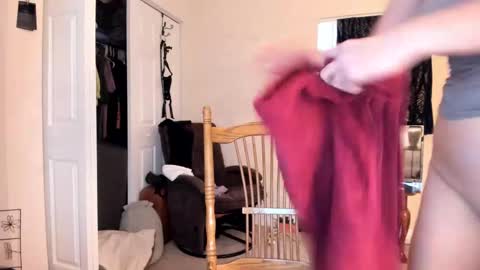 Snapshot of pessimistically_optimistic chatting on 01-19-25, 12:50 Kelly online show from 01-19-25, 12:50