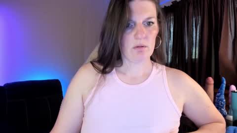 Snapshot of pessimistically_optimistic chatting on 09-23-25, 06:33 Kelly online show from 09-23-25, 06:33