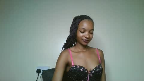Snapshot of petal_palette chatting on 05-07-26, 05:51 Lolly online show from 05-07-26, 05:51