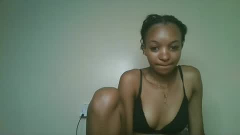Snapshot of petal_palette chatting on 06-15-26, 07:43 Lolly online show from 06-15-26, 07:43