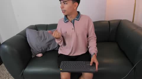 Snapshot of peter_chase chatting on 11-25-25, 06:30 Peter online show from 11-25-25, 06:30