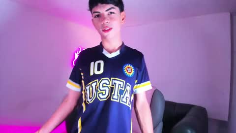 Snapshot of peter_chase chatting on 12-03-25, 06:17 Peter online show from 12-03-25, 06:17