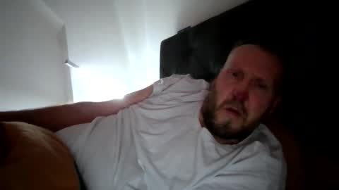 Snapshot of peterpeters443 chatting on 02-05-26, 09:47 jelle online show from 02-05-26, 09:47