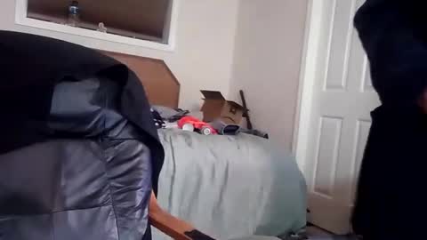 Snapshot of petes907 chatting on 02-10-25, 06:53 9072523824 online show from 02-10-25, 06:53