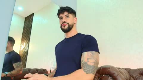Snapshot of petesevans_1 chatting on 05-16-26, 12:29 PETES EVANS new account online show from 05-16-26, 12:29