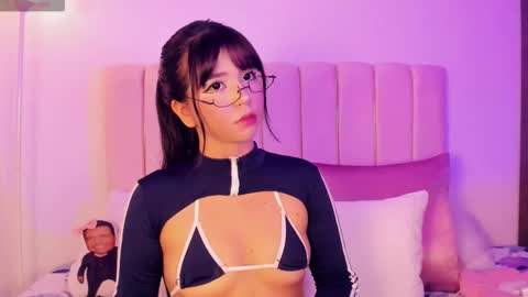 Snapshot of petit_rosseowo chatting on 09-27-25, 01:21 Im Rosse but u can call me Rossie or Rosita . online show from 09-27-25, 01:21